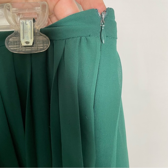 Sparkle & Fade Emerald Green Pleated Chiffon skirt - Picture 3 of 4